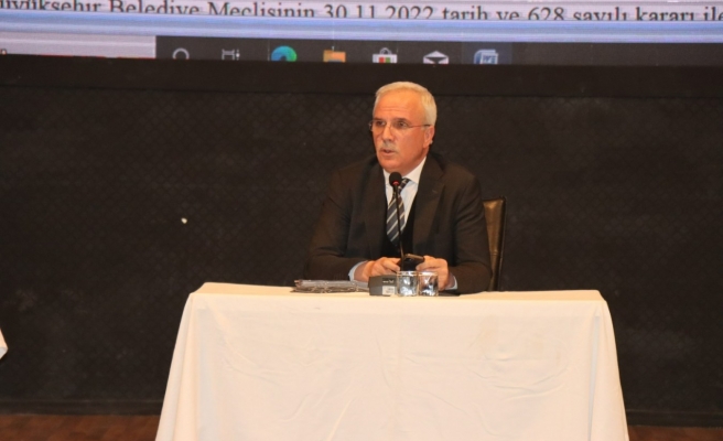 Kaytan da vekillik için istifa etti