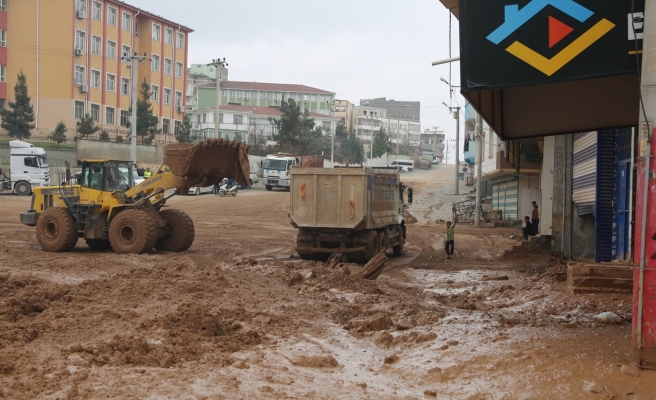 Eyyübiye’de sel yaraları sarılıyor