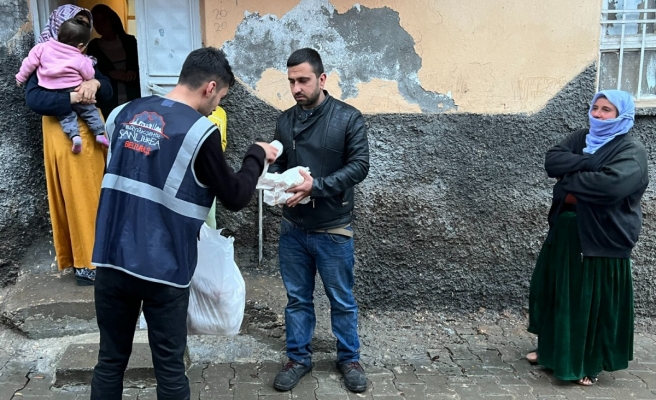 Selden etkilenen vatandaşlara yemek desteği