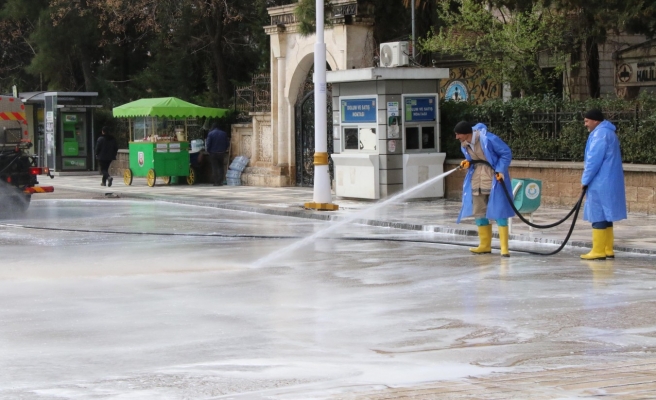 Selin izleri köpüklü su ile temizleniyor