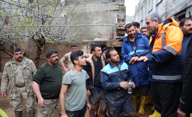 Beyazgül: Tüm sokaklar ve evler temizlenene kadar bize uyumak yok
