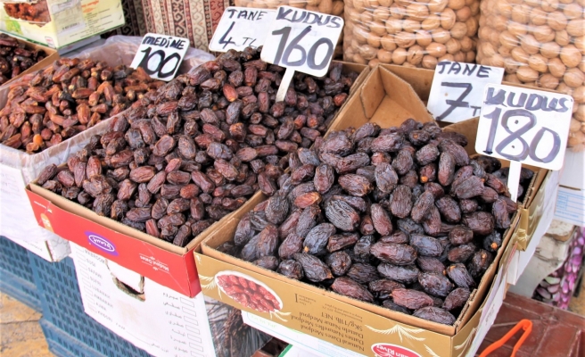 Ramazan'ın vazgeçilmezi hurma cep yakıyor