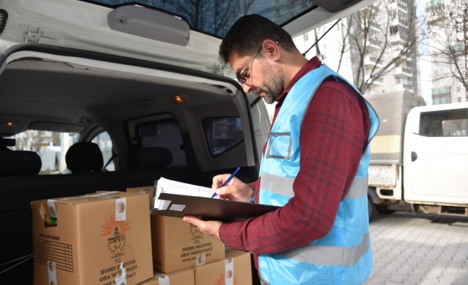 Siverek'te ihtiyaç sahiplerine Ramazan kolisi