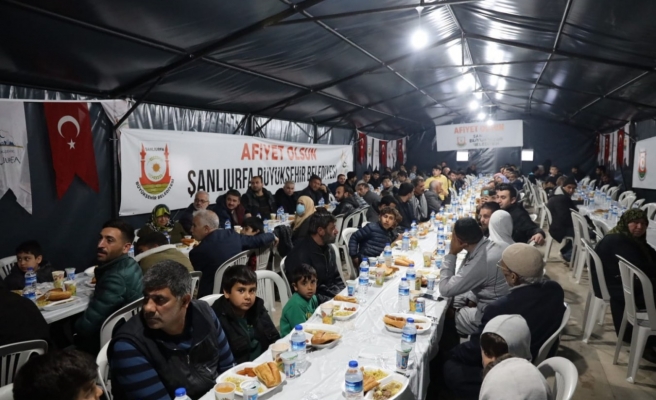 İftar çadırlarında binlerce vatandaş aynı sofrada buluşuyor