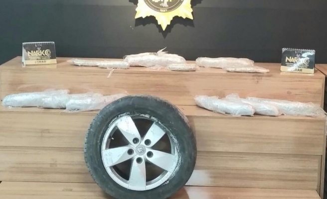 Urfa’da durdurulan araçta skunk maddesi çıktı!