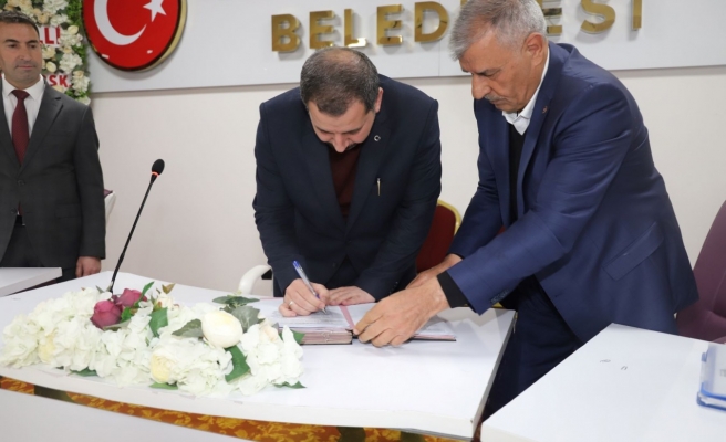 Karaköprü Belediyesinde personel maaş ve hakları için toplu iş sözleşmesi imzalandı