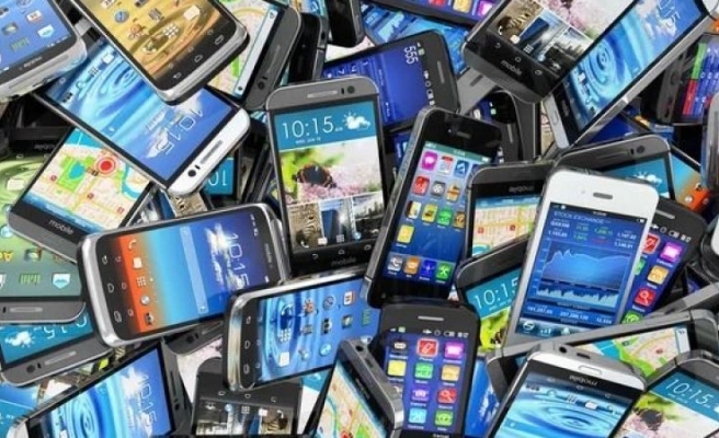 İthal cep telefonlarına ilişkin düzenleme yürürlükten kaldırıldı