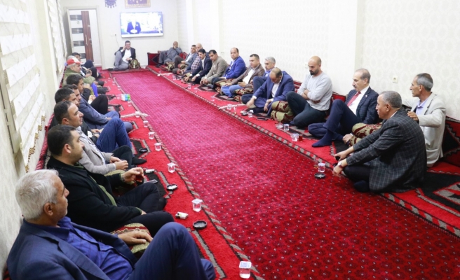 Başkan Yalçınkaya iftarda muhtarlarla buluştu