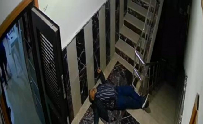 Urfa'da muhtarın vurulma anı kameraya yansıdı!