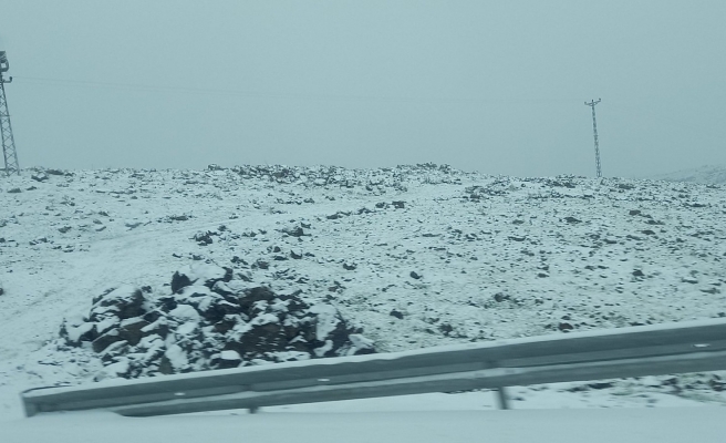 Siverek’te kar etkili oluyor