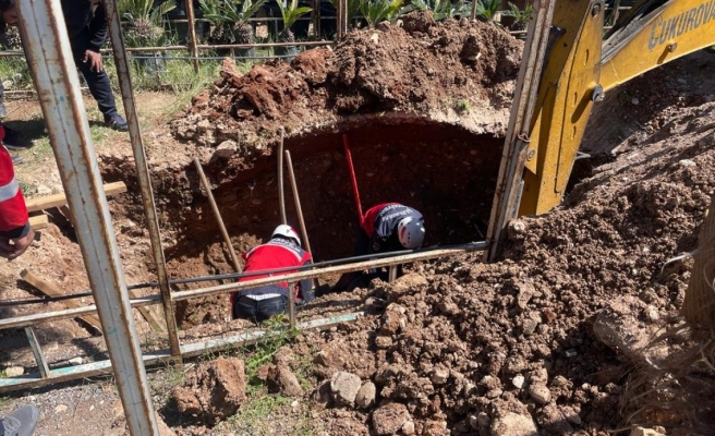 Şanlıurfa'da göçüğün altında kalan 4 işçi kurtarıldı
