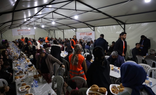 Başkan Beyazgül, Bozova’da vatandaşlarla iftar yaptı