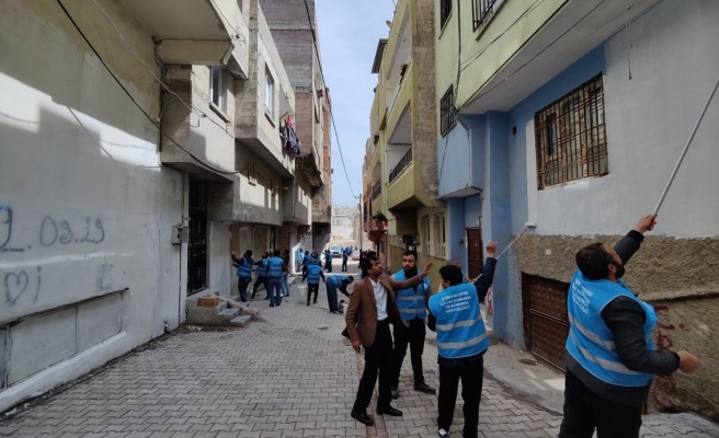 Eyyübiye’de selden etkilenen sokaklar boyanıyor