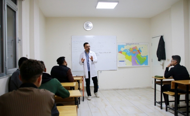 Akçakale Belediyesi’nden depremzede öğrencilere ücretsiz eğitim