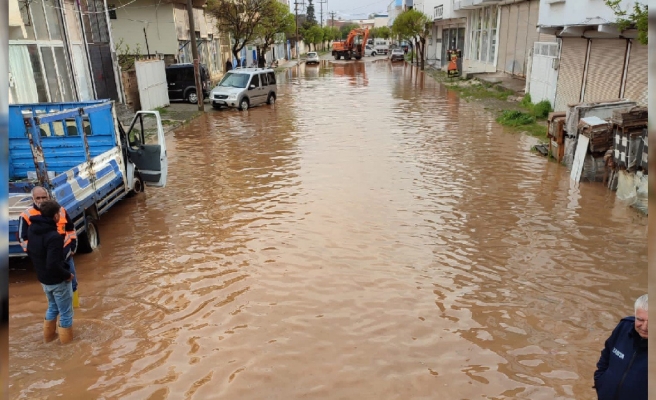 Halfeti'de ev ve işyerlerini su bastı! Valilik'ten uyarı...