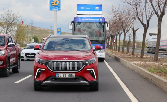Bakan Bozdağ yerli otomobil Togg ile Urfa'ya geldi