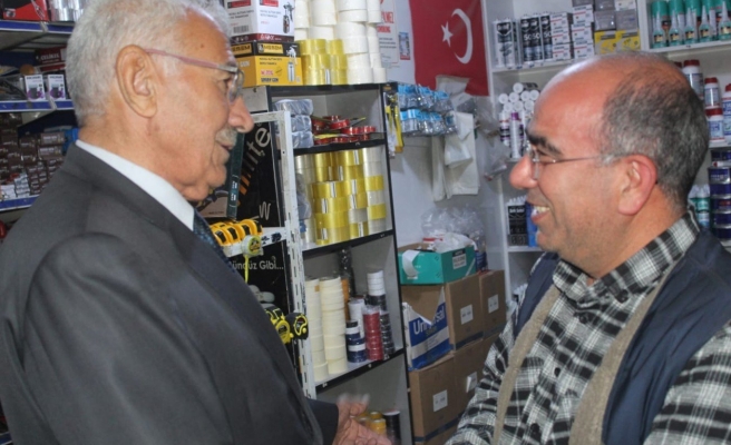Şanlıurfa Yeniden Refah Partisi Milletvekili Adayı Yavuz esnafla iç içe
