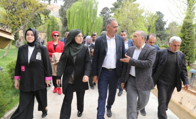 AK Parti Şanlıurfa Milletvekili adayları esnafla buluştu