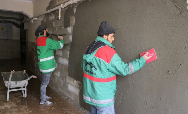 Karaköprü’de sel  sonrası zarar gören evlerin onarımı sürüyor