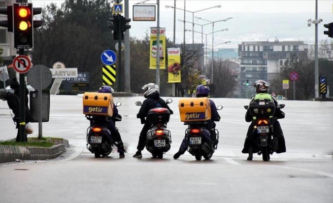 Yollara moto kuryeler için yeni cepler yapılacak