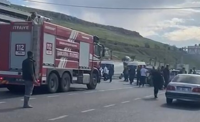 Şanlıurfa’da otomobil ile kamyonet çarpıştı!