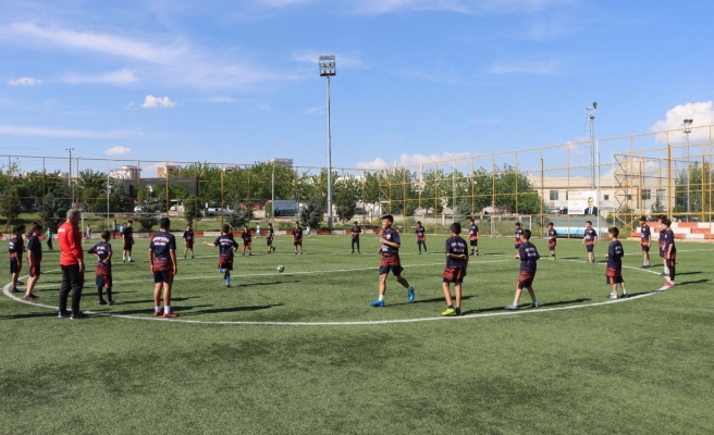 Hataylı kardeşler depremin yaralarını sporla sarıyor