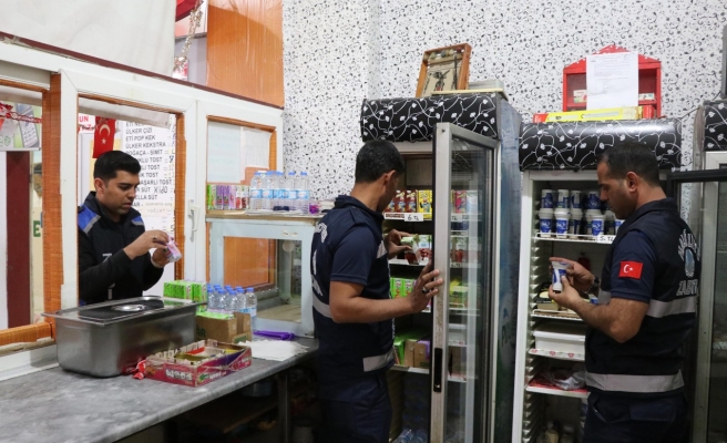 Haliliye’de zabıta ekipleri okul kantinlerinden denetim yaptı