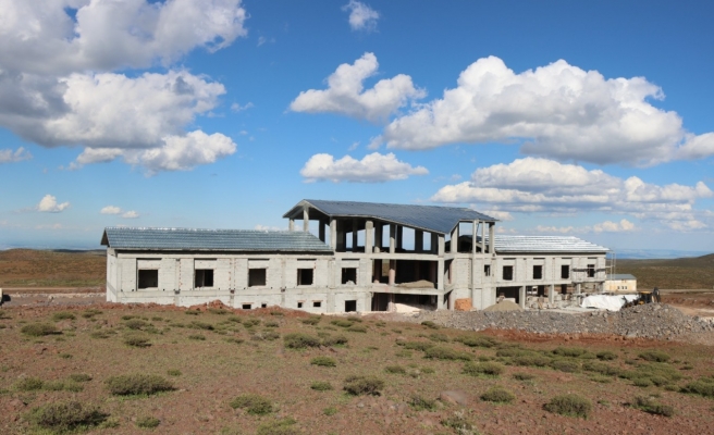 Karacadağ Kayak Merkezindeki otelin inşaatı sürüyor