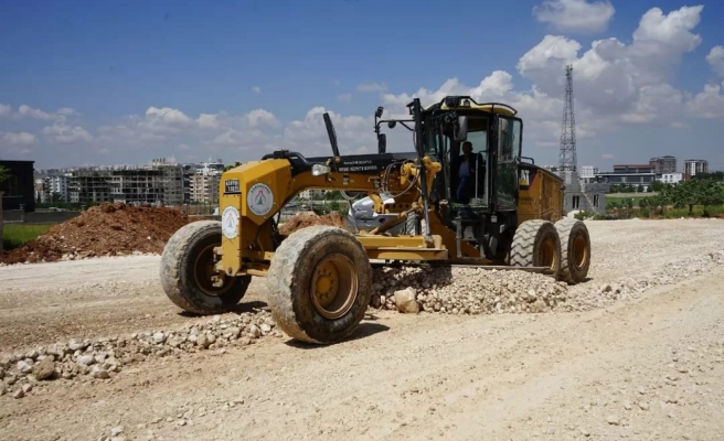 Karaköprü Belediyesi ilçeye yeni yollar kazandırmaya devam ediyor