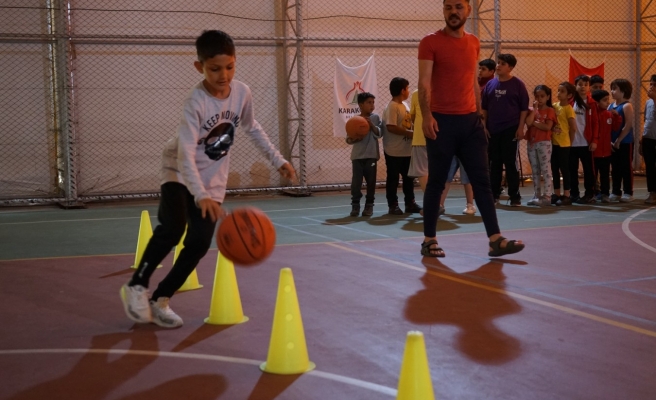 Karaköprü'de çocuklar sporla gelişiyor