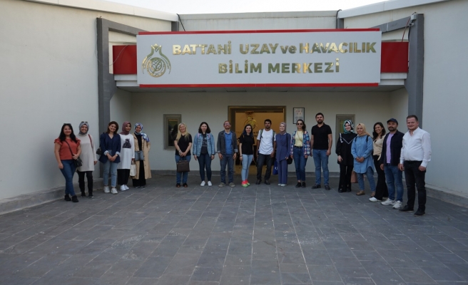 Karaköprü'de öğretmenler bilim merkezini gezdi