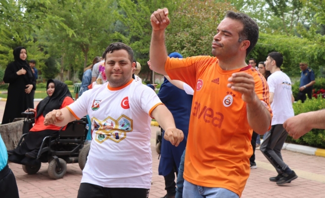 Şanlıurfa’da engelli bireyler doyasıya eğlendi