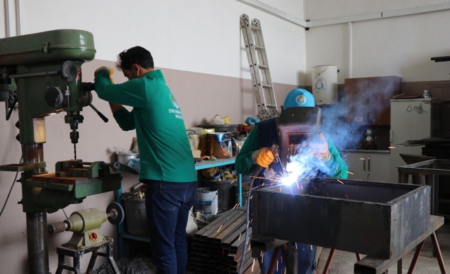 Haliliye'de atölyeler üretiyor, tasarruf ediliyor