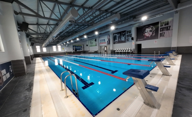 Karaköprü’de yüzme havuzu sezonu açıldı