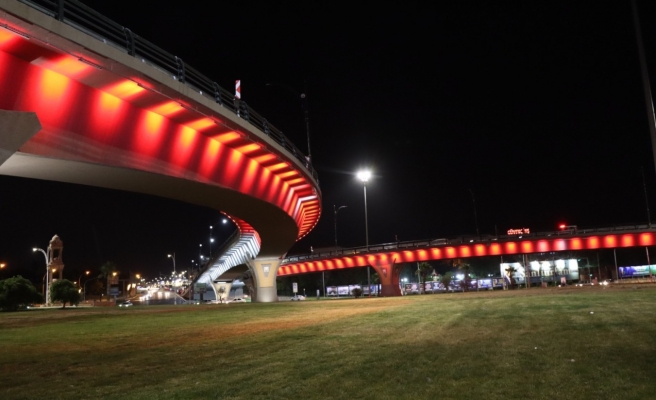 Abide Kavşağı viyadükleri ışıl ışıl oldu