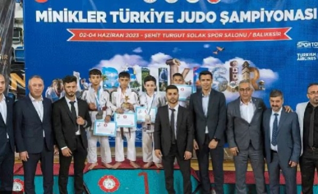 Şanlıurfalı sporcular Balıkkesir’deki turnuvaya damga vurdu