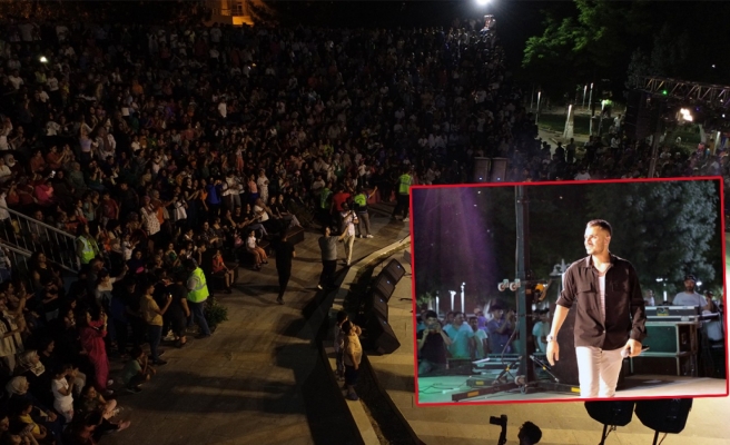 Viranşehir’de öğrencilere sınav öncesi ‘moral’ konseri