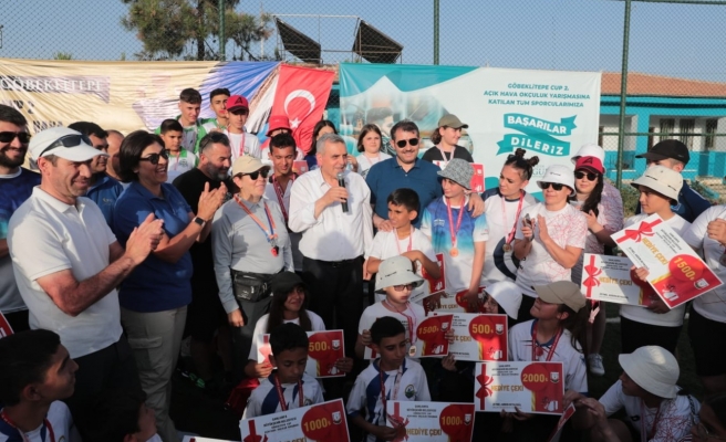 Okçuluk Turnuvasında dereceye girenlere ödülleri verildi