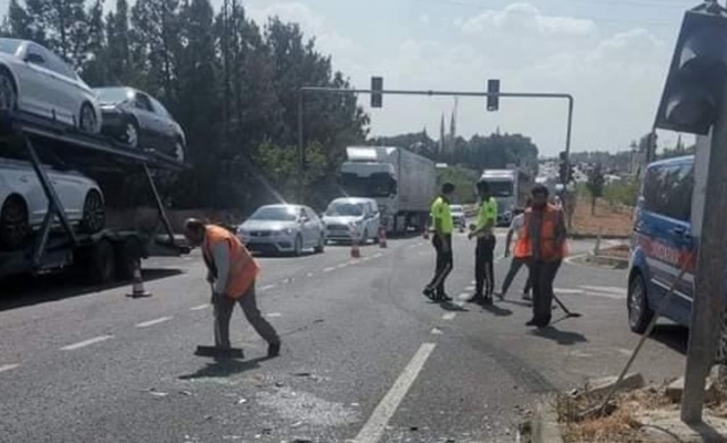 Haliliye’de tır, öğrenci servisine çarptı! 14 yaralı