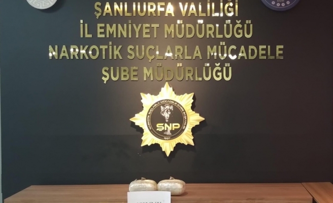 Urfa'da durdurulan araçta 7 kilodan fazla uyuşturucu ele geçirildi