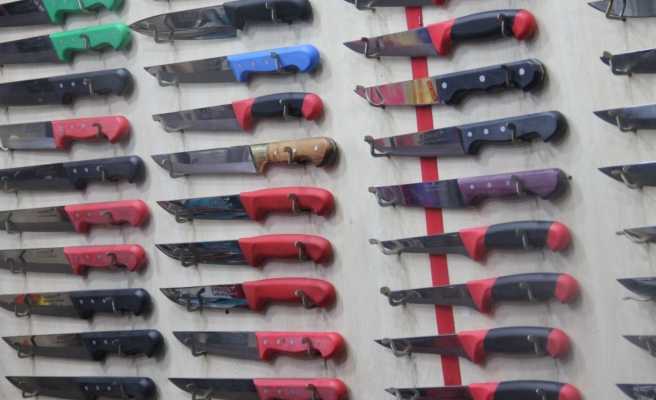 Bıçakçılar kurban mesaisine erken başladı