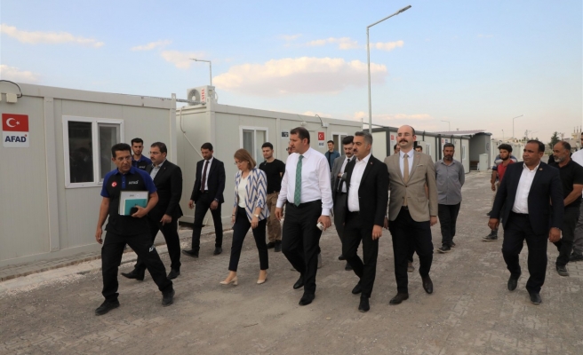 Vali Ayhan konteyner kentte incelemelerde bulundu