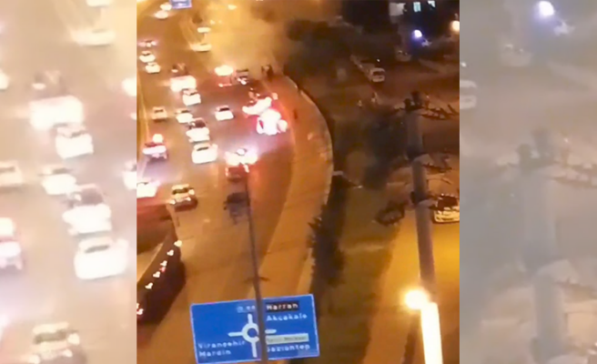 Şanlıurfa’da seyir halindeki araç alev alarak yandı