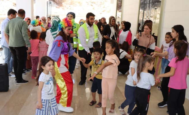 Çocuklar bayram sevincini erken yaşadı