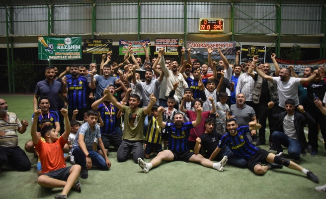 Siverek'te futbol turnuvasının şampiyonu Bağlar Spor oldu