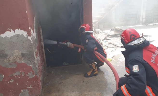 Bozova’da evde çıkan yangına itfaiye ekipleri müdahale etti