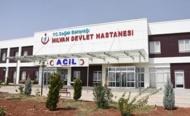 Hilvan'da minibüs kamyona çarptı: 1 ölü