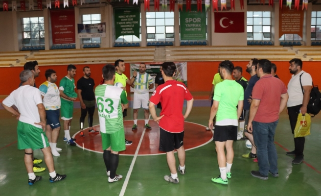 BÜYÜKŞEHİR BELEDİYESİNDEN DEMOKRASİ TURNUVASI