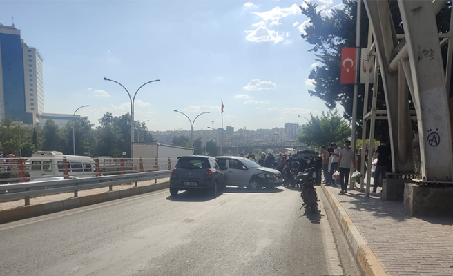 Haliliye'de iki aracın çarpışması sonucu kaza meydana geldi