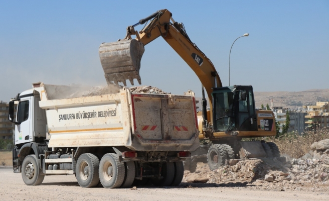 Büyükşehir’den asfalt öncesi zemin sağlamlaştırma çalışması